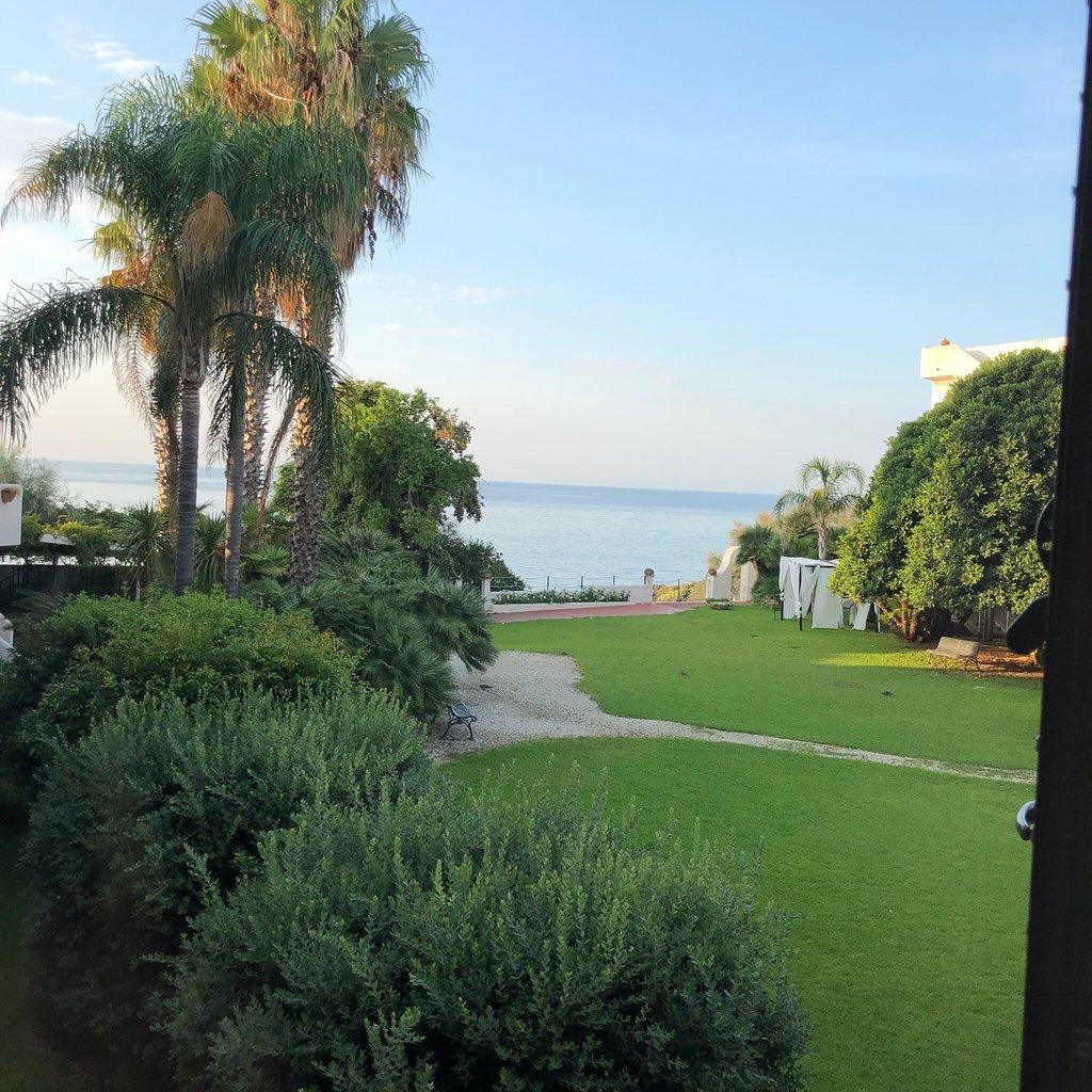 Grand Hotel Baia Verde Cannizzaro Екстериор снимка