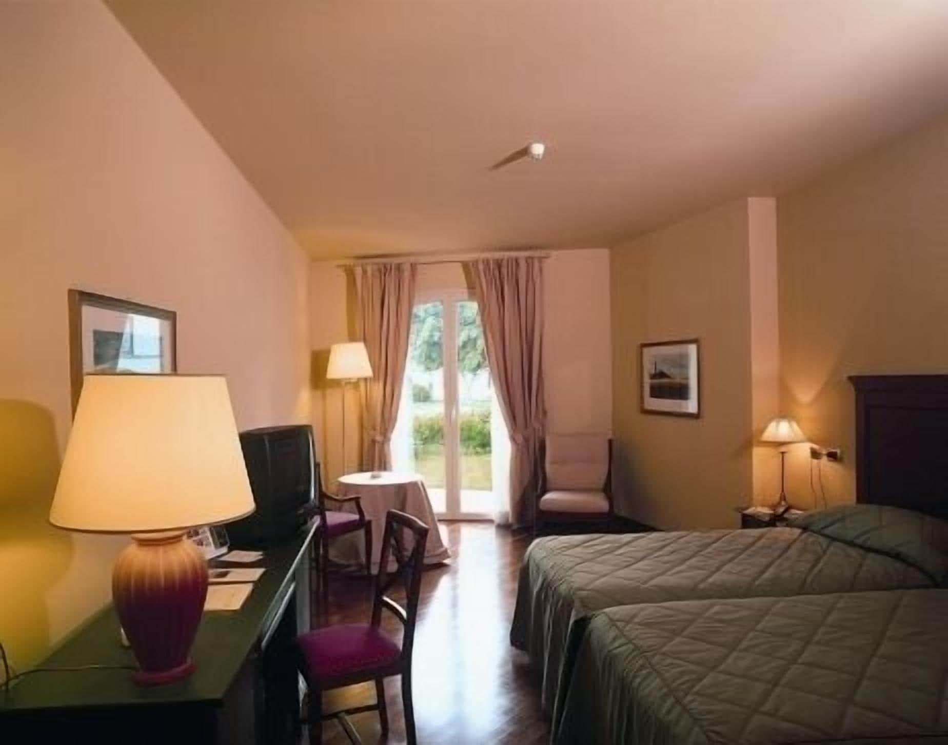 Grand Hotel Baia Verde Cannizzaro Екстериор снимка