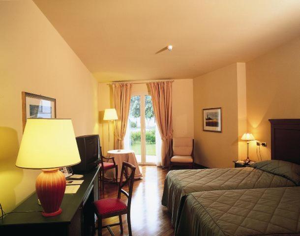 Grand Hotel Baia Verde Cannizzaro Екстериор снимка
