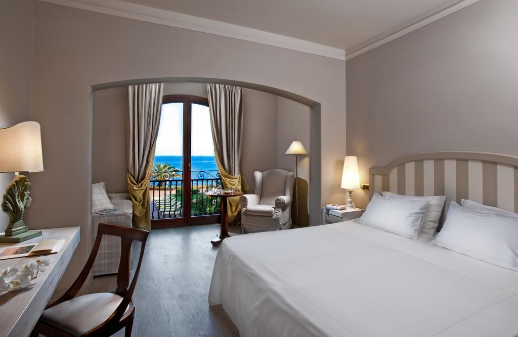 Grand Hotel Baia Verde Cannizzaro Екстериор снимка