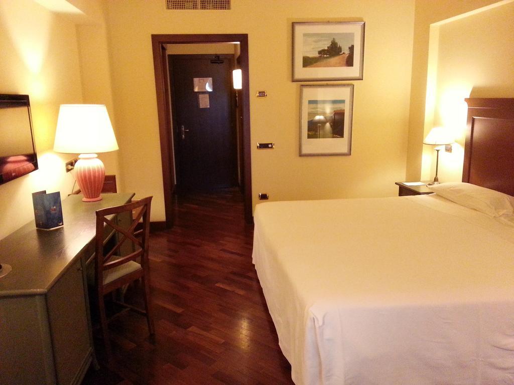 Grand Hotel Baia Verde Cannizzaro Екстериор снимка